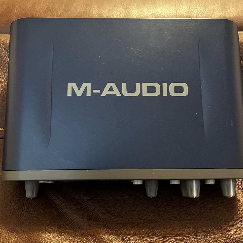 M-Audio Fast Track Pro Audio Interface With Power Source & Microphone EUC - Picture 3 of 8